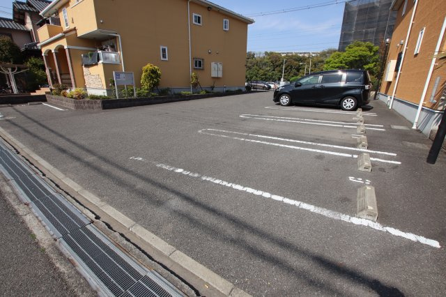 【駐車場】 | イジュ　アクシズ