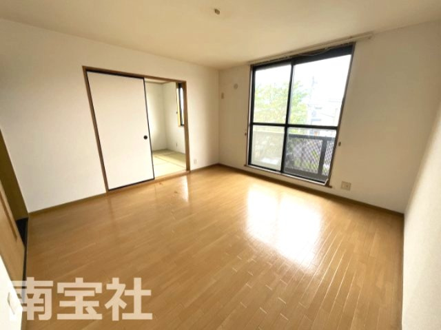 【洋室】 | 使いやすい居間です