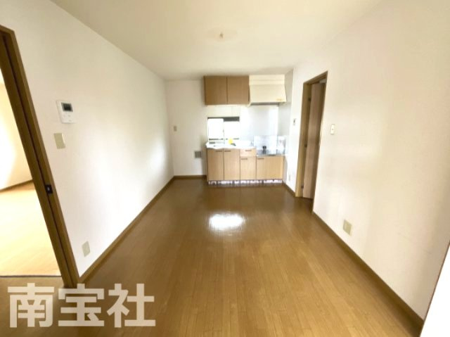 【居間・リビング】 | 窓もあり、使いやすいキッチンです