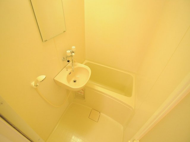 レオパレスｍａｎｏｎの浴室|綺麗なお風呂で新生活を♪