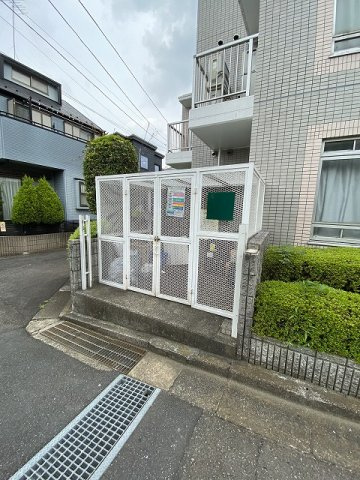 【その他共用部分】 | ミングルAP.栗谷一番館 | 敷地内ごみ置き場でごみ出しもらくらく～♪忙しい社会人さんや主婦さんにもうってつけ！