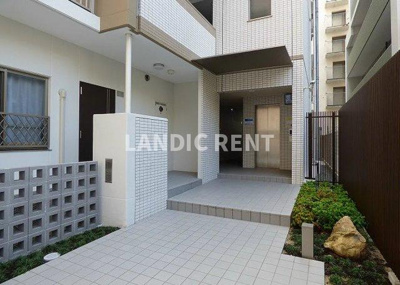 【エントランス】 | サクラ－ト駅南