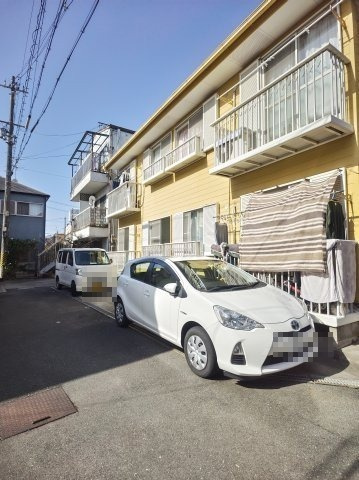 マスコット・コーポの駐車場