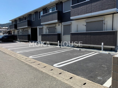 【駐車場】 | グランモア匠 | 車をお持ちの方に嬉しい駐車場付きの物件です