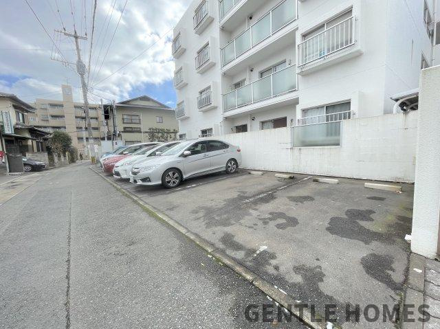 KBCマンションユーハイム大橋の駐車場