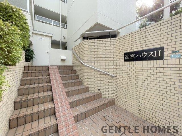 高宮ハウスⅡのエントランス