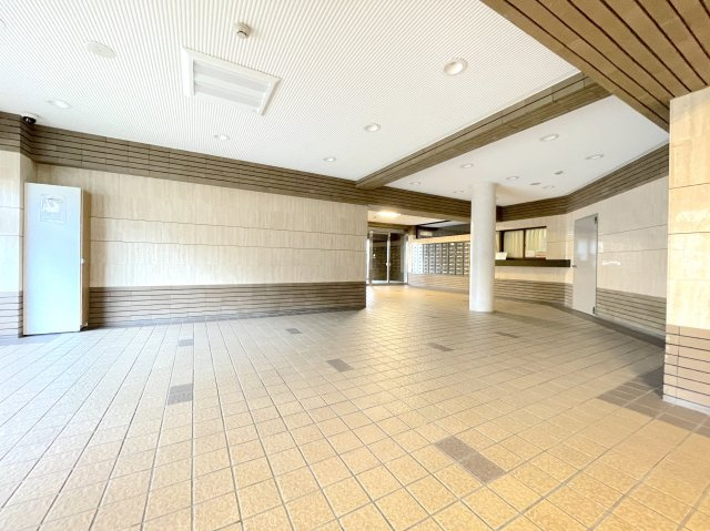 メヌエット前原駅前のエントランス