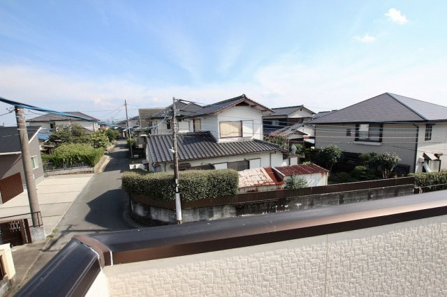 小郡市三沢戸建の展望|家の前の道路は、交通量が少ないので、安心です。