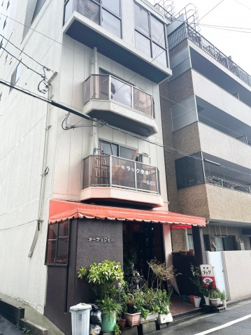 第一ラックビルの外観