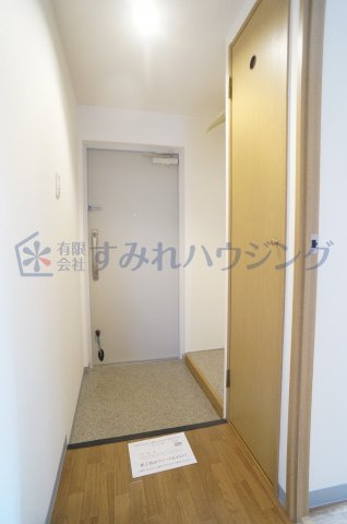 タカマツレジデンス宝塚山本の玄関|参考、同建物・同間取りの号室