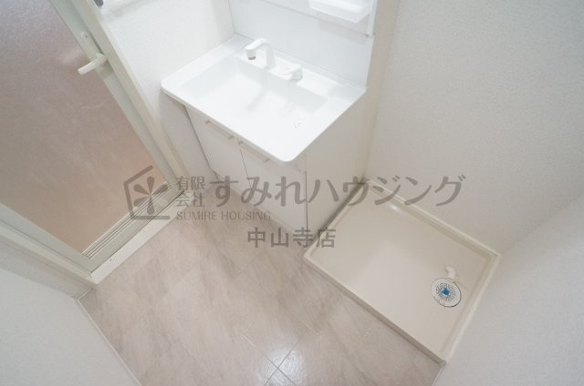 タカマツレジデンス宝塚山本の玄関|参考、同建物・同間取りの号室