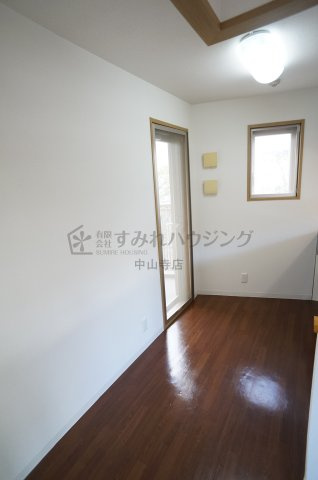 タカマツレジデンス宝塚山本のバルコニー|参考、同建物・同間取りの号室
