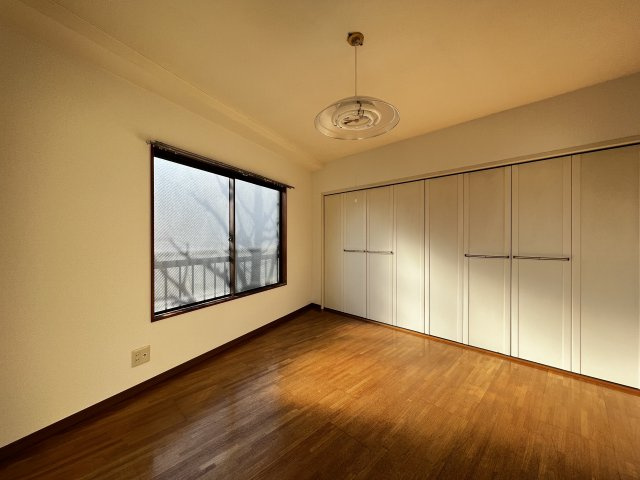 バーバーアダチの洋室