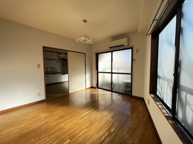 バーバーアダチの洋室