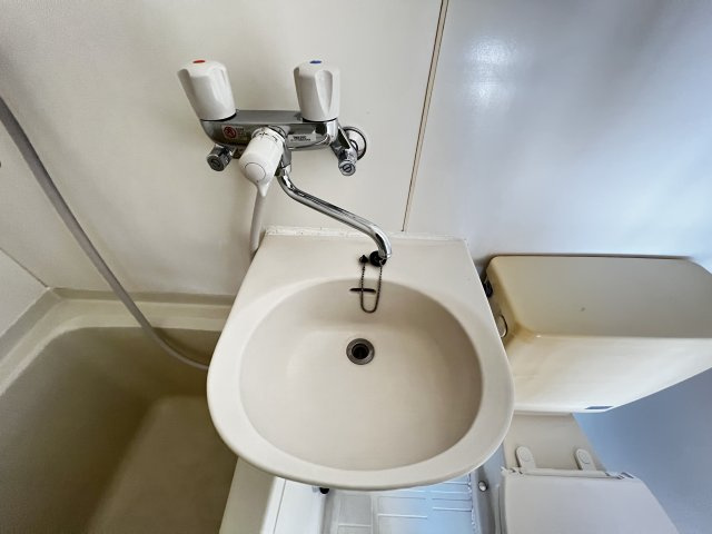 バーバーアダチの洗面所