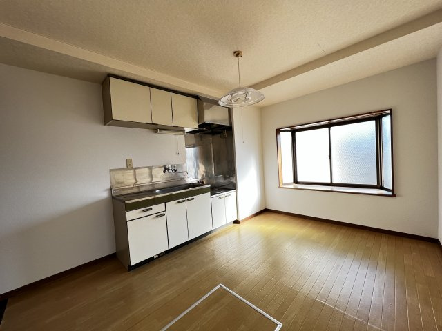 バーバーアダチの居間・リビング