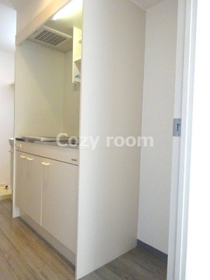 【キッチン】 | E-GATE | 冷蔵庫置き場スぺースです。