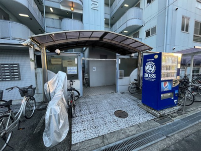 【エントランス】 | シャトル２ | 清潔なエントランスです