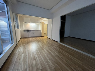 【居間・リビング】 | シャトル２ | こちらのリビングで趣味の時間をお楽しみください