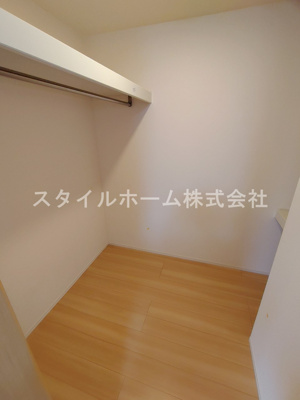 【収納】 | ヴァイオレット | 別部屋写真です。