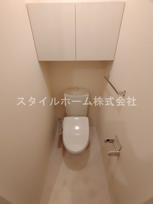 【トイレ】 | ヴァイオレット | 別部屋写真です。