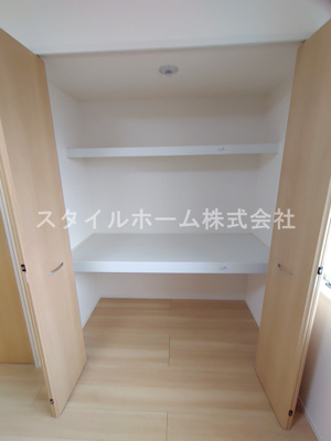 【収納】 | ヴァイオレット | 別部屋写真です。