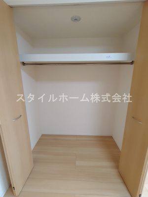 【収納】 | ヴァイオレット | 別部屋写真です。