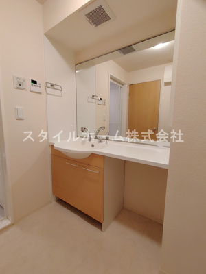 【独立洗面台】 | ヴァイオレット | 別部屋写真です。