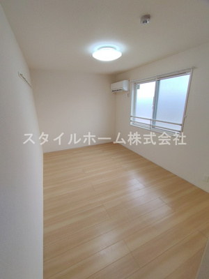 【その他】 | ヴァイオレット | 別部屋写真です。