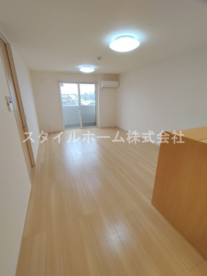 【居間・リビング】 | ヴァイオレット | 別部屋写真です。