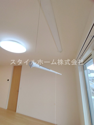 【内装】 | ヴァイオレット | 別部屋写真です。