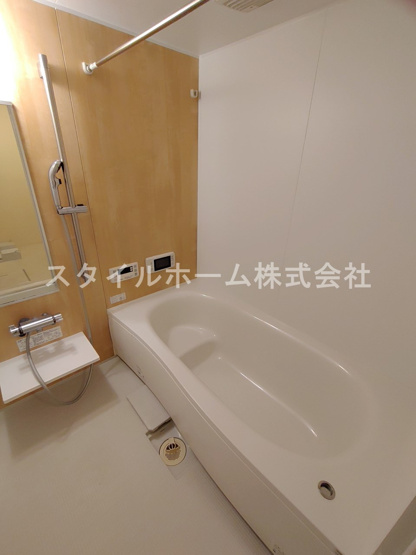 【浴室】 | ヴァイオレット | 別部屋写真です。