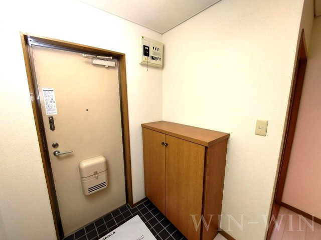 サンヒルズ鷹丘 Cの玄関