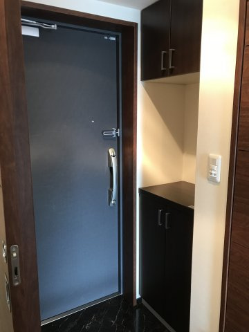 ピアッツァレント奈良医大前の玄関|収納付きの玄関