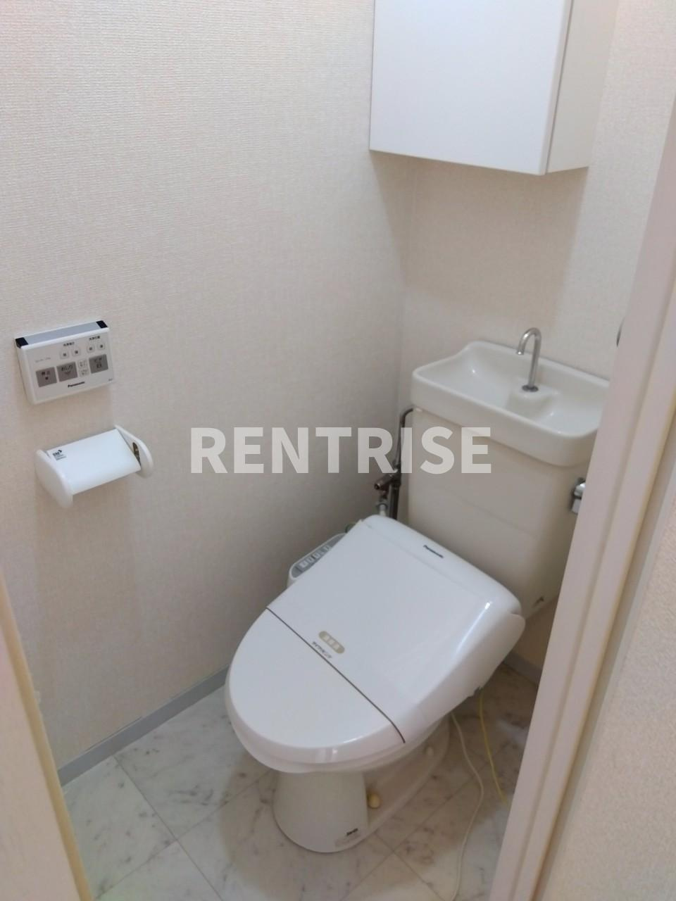 一宮市住吉１丁目のアパートのトイレ