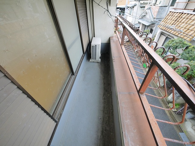三条栄町堂後邸貸家のバルコニー|陽当たり良好なバルコニーです