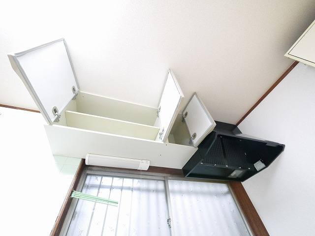 三条栄町堂後邸貸家のキッチン|使いやすいキッチンです