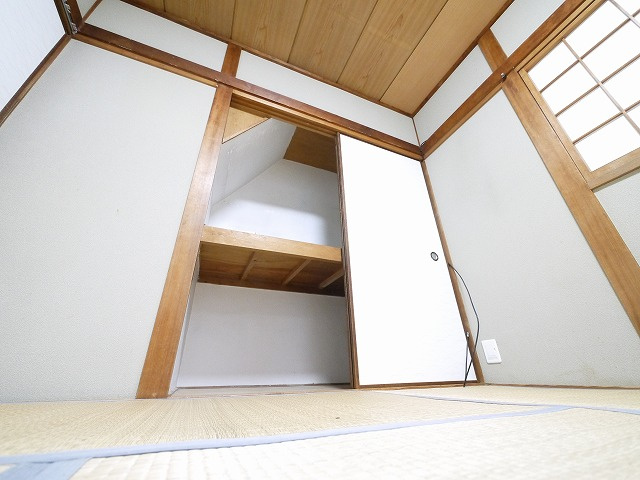 三条栄町堂後邸貸家の収納|大きなものも収納できそうです