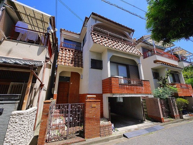 三条栄町堂後邸貸家の外観|キレイな外観です。