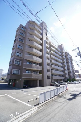 【外観】 | グランドメゾン鈴峯学園前(リフォーム済) | 現地（2023年2月16日13：00頃）撮影