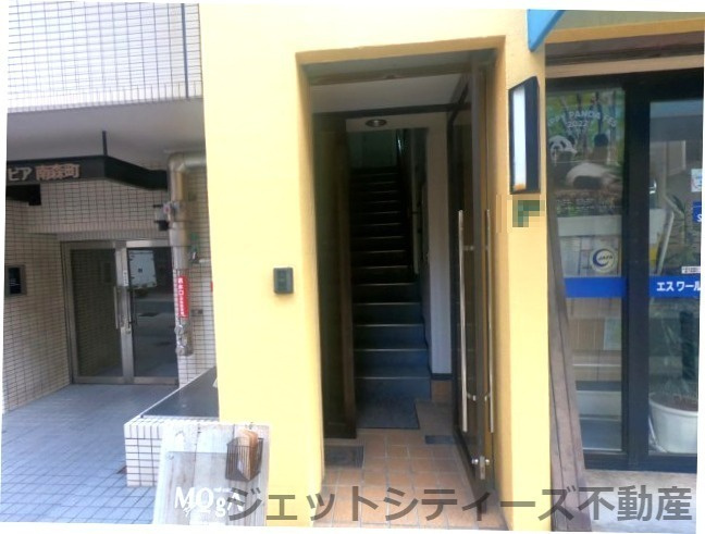 【エントランス】 | ビギンビル