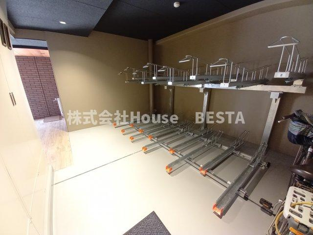 リノスタイル神戸下山手の駐車場