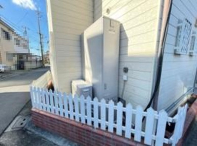 【発電・温水設備】 | 堺市中区八田北町　中古戸建 | 光熱費が抑えられるエコキュートを設置！周辺は、スーパーなどの買物施設が揃いお買物に便利なエリアです。