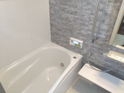 【浴室】 | 堺市中区八田北町　中古戸建 | 湯船にゆっくり浸かって、一日の疲れを癒していただけます。お子様とのバスタイムをお楽しみください！