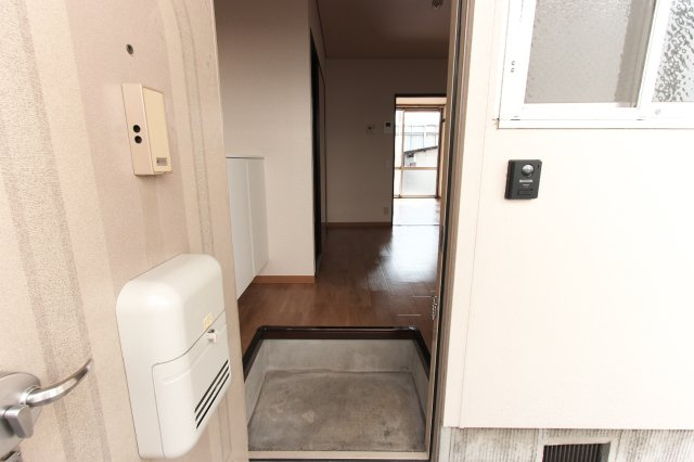 コーポシタサコの玄関