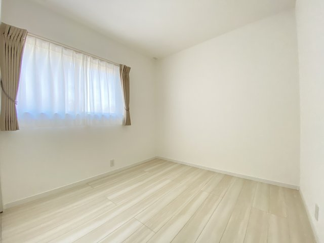 【洋室】 | 玉名市築地 | ☆洋室はシンプルなデザインに仕上がっており多種多用なインテリアの楽しみ方ができますね☆