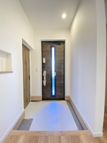 【玄関】 | 玉名市築地 | ☆YKK製の玄関扉☆ワイドサイズでベビーカー等も楽々通れる玄関扉です☆