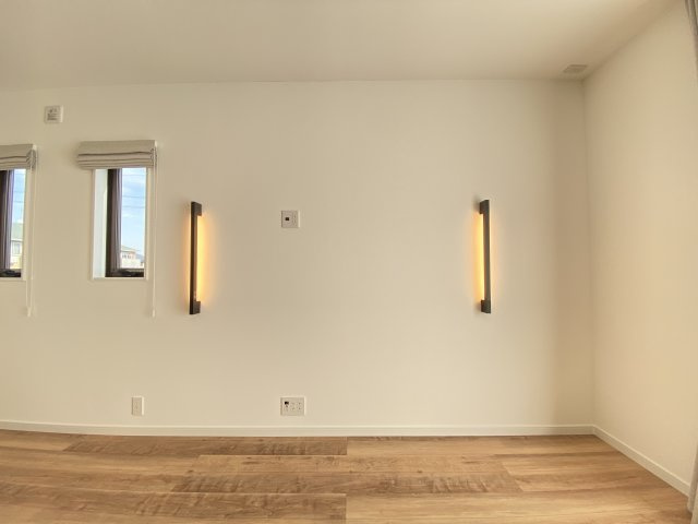 【居間・リビング】 | 玉名市築地 | ☆テレビを壁掛けにできます☆間接照明付きでインテリア性も高いですね☆