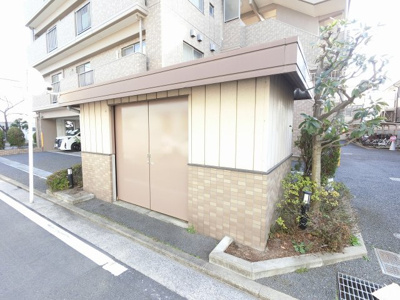 【その他共用部分】 | グランリシェス横濱鶴見 | 敷地内ゴミ置き場です。