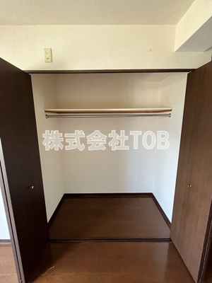 【収納】 | クレール秀光 | 洋室8.5帖※同間取り別号室写真です